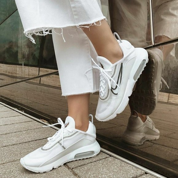 air max 2090 womens on feet